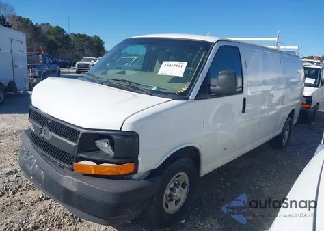 2017 Chevrolet Express 2500 Work Van z USA, uszkodzony, nr VIN 1GCWGBFF5H1117401